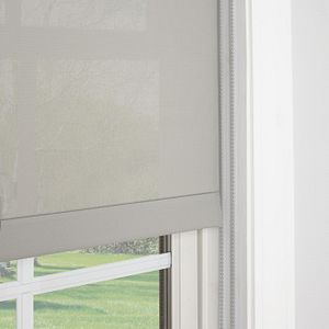 With the new UltraLite Dual Lift you'll have handy operation for tall or wide windows; whether using the cordless or continuous-loop lift, expect featherlight, smooth, luxurious movement